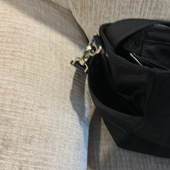 Kate Spade Elegant Dawn nylon diaper bag 18 x 12 with 3 different handles - Picture 13 of 14